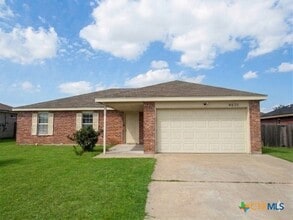 Building Photo - 4601 Lloyd Dr