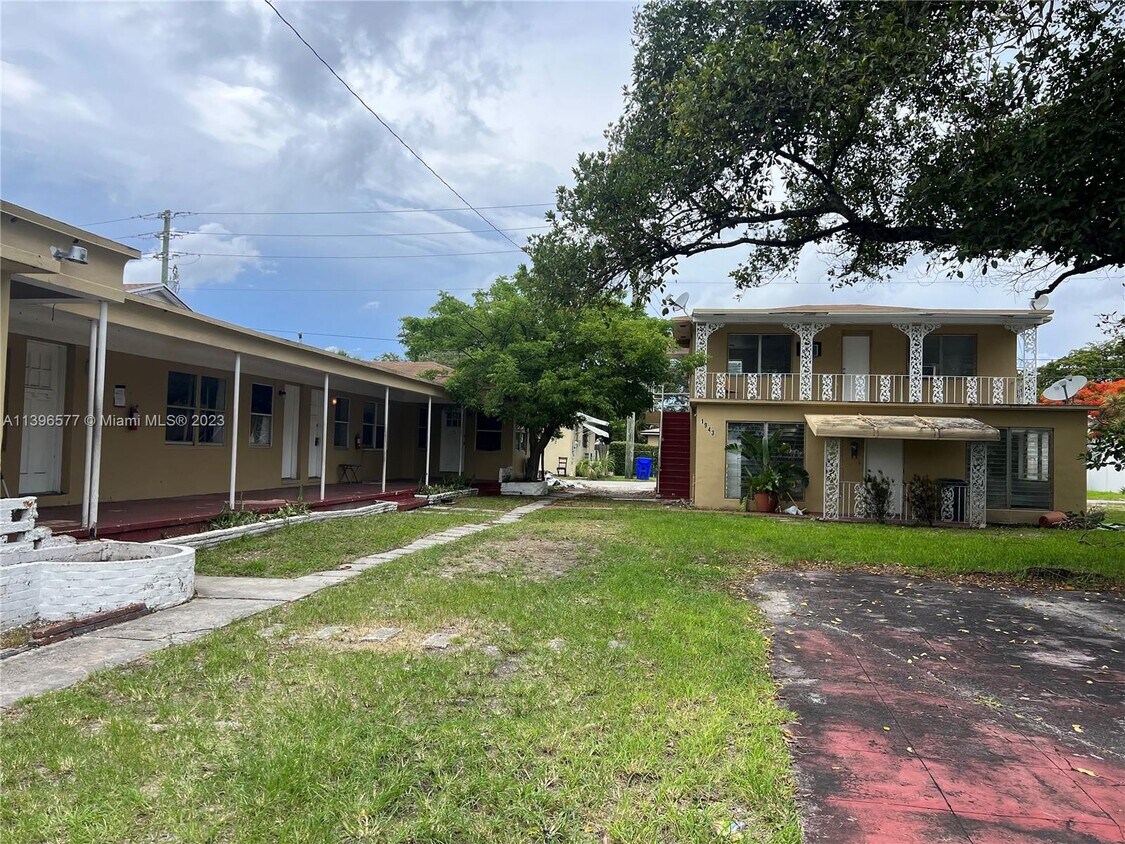 1947 Buchanan St Unit 7, Hollywood, FL 33020 Room for Rent in