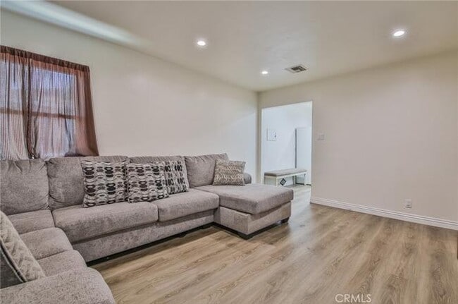 Foto del edificio - 13912 Regentview Ave