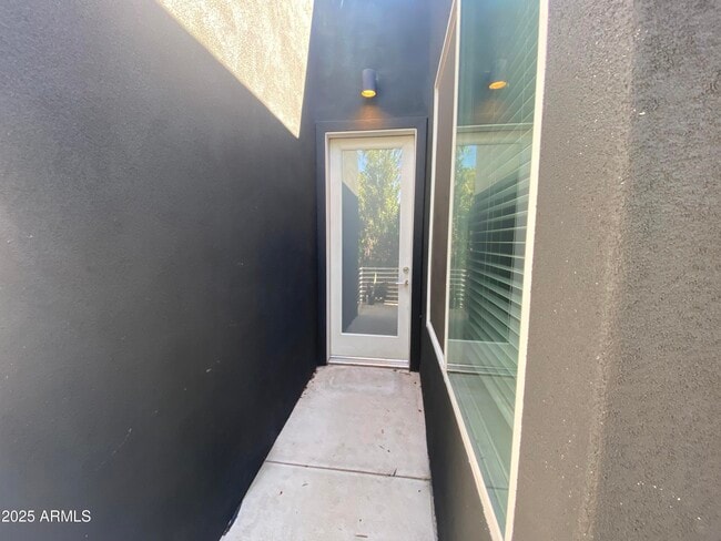 Foto del edificio - 528 W Culver St