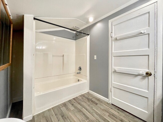 Foto del edificio - Two Bedroom Home in Muskegon