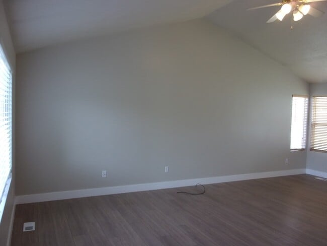 Foto del edificio - 1863 Twilight Ln E