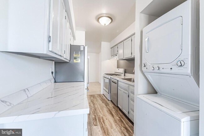 Foto del edificio - 11240 Chestnut Grove Square