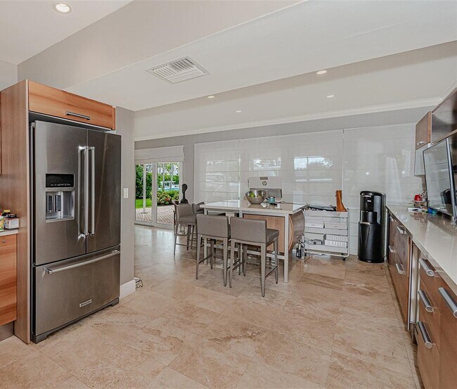 Foto del edificio - 13080 N Bayshore Dr