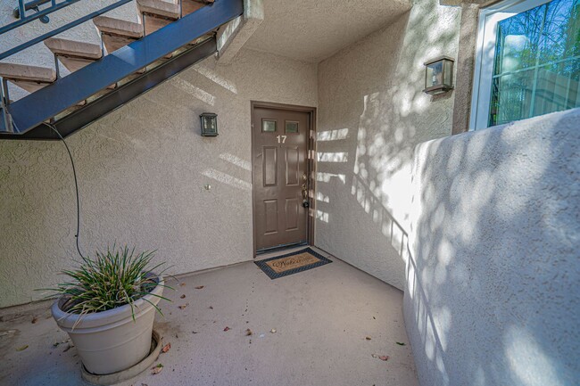 Building Photo - Charming 2-Bedroom Double Master Condo in ...