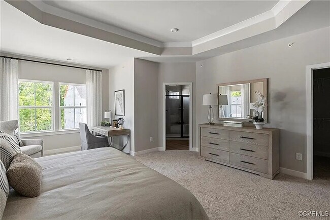 Foto del edificio - 8049 Lake Laurel Ln