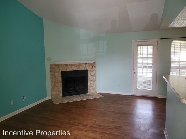 Foto del edificio - 5545 Devonbriar Way