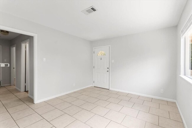 Foto del edificio - 3306 Westhill Dr