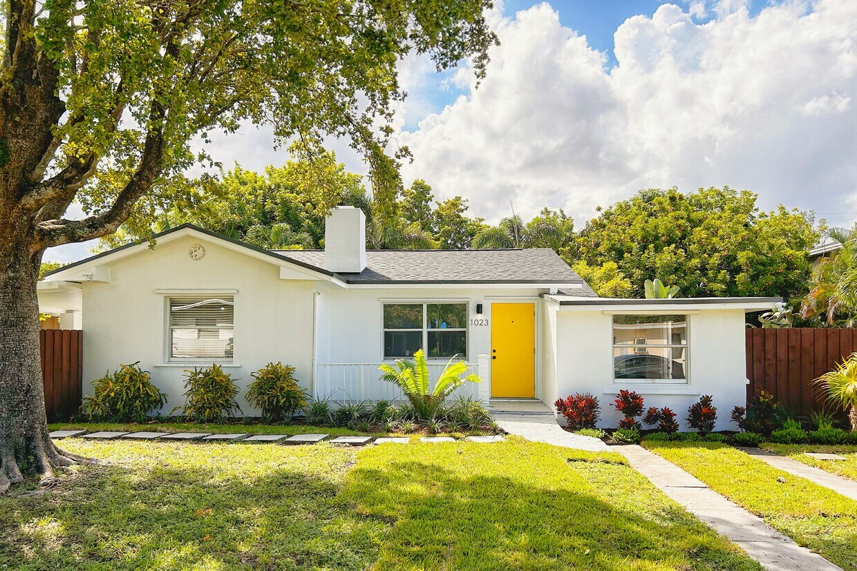 Foto principal - 1023 NW 2nd Ave