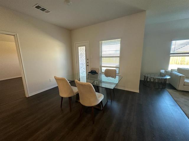 Foto del edificio - 1102 Honey Maple St