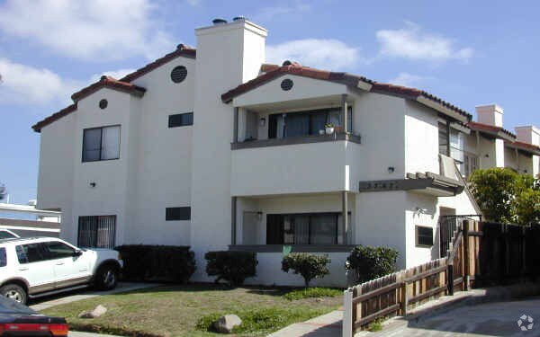 Building Photo - 3767 Grim Ave