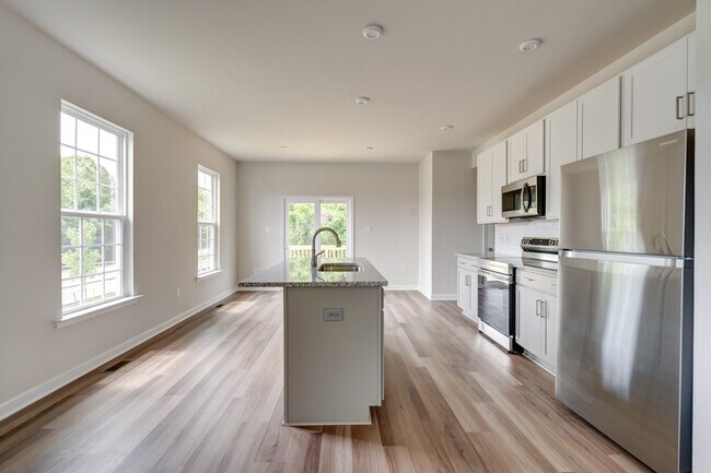 Foto del edificio - 312 Northfield Heights Ln