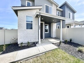 Building Photo - 385 N Stone Cyn Ln