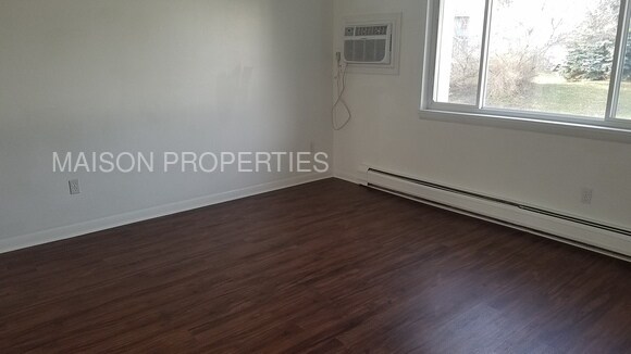 Building Photo - 4 Hickory Manor Dr