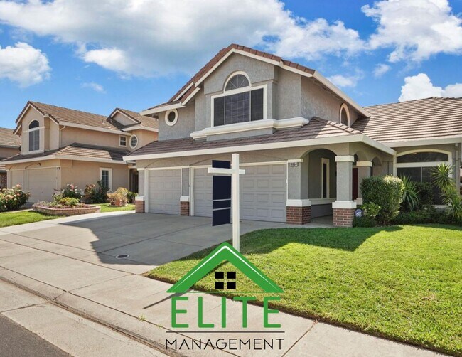Foto del edificio - Spacious 4-Bedroom, 3-Bath Home in Desirab...