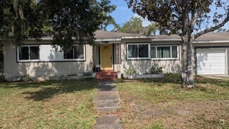 Building Photo - 215 S Elm Rd