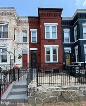 Building Photo - 833 11th St NE