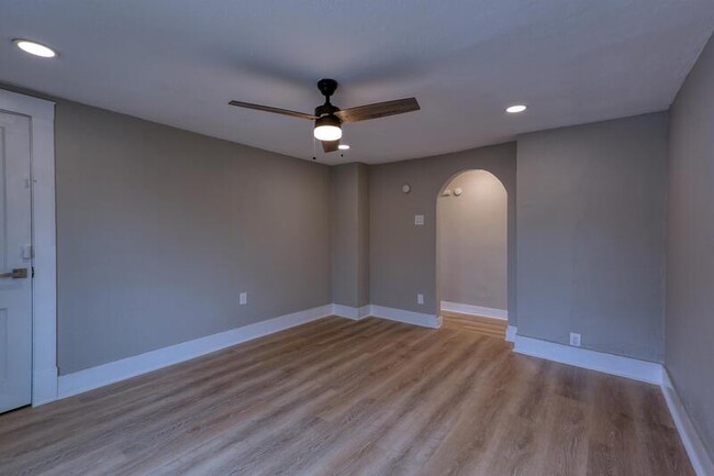 Building Photo - 211 Wilkins Ave