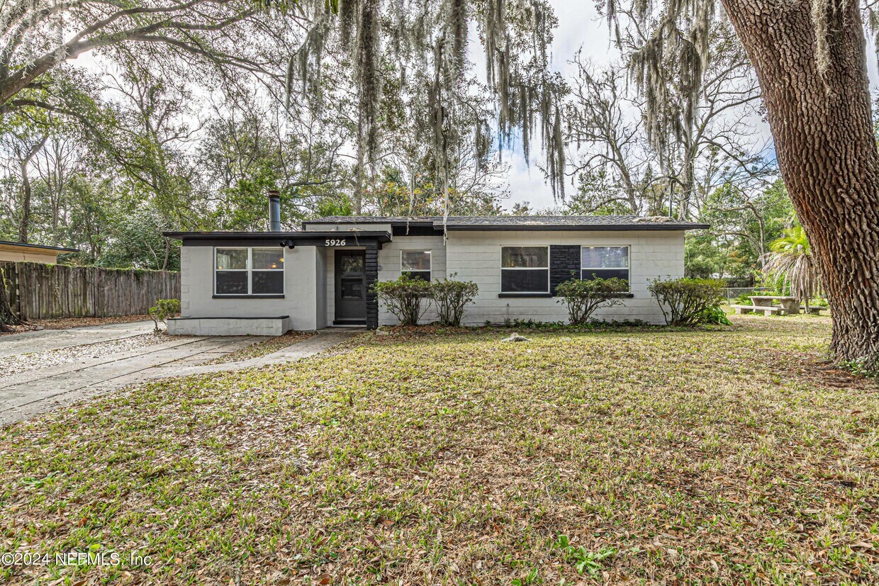 Foto principal - 5926 Oaklane Dr