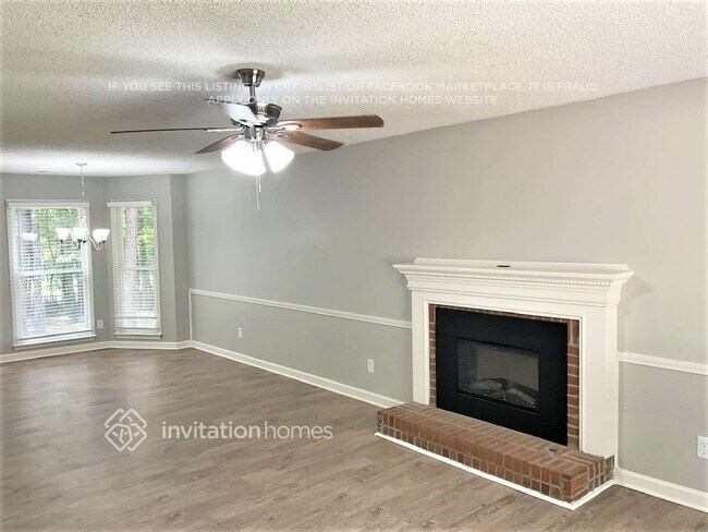 Foto del edificio - 330 Brooke Wood Dr