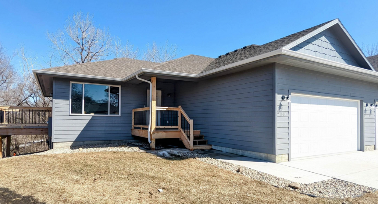 Primary Photo - Newly Built 4 bed 3 bath Townhome