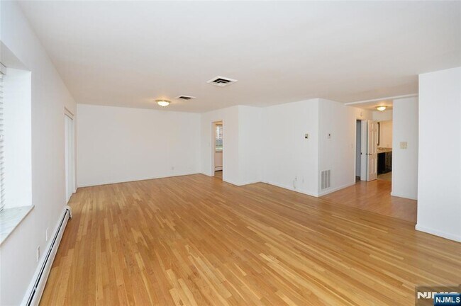 Foto del edificio - 20-30 Ridge Road Unit A8