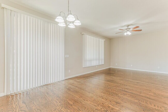 Foto del edificio - 4403 E Maplewood St