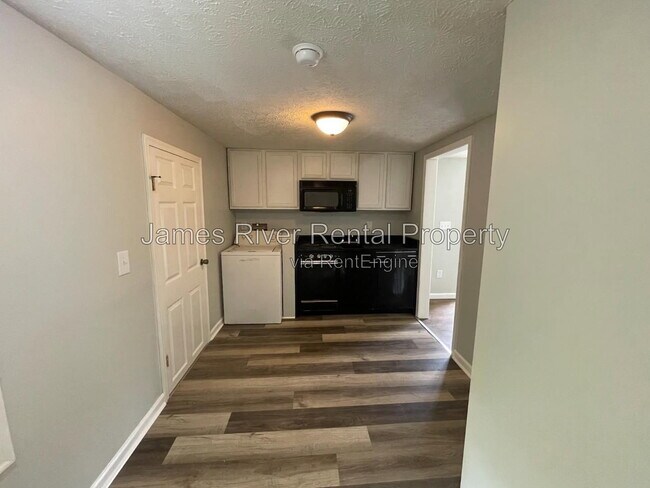 Foto del edificio - 511B Winston Ridge Rd