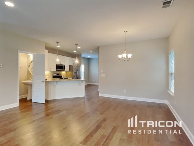 Foto del edificio - 271 Cloverbrook Way
