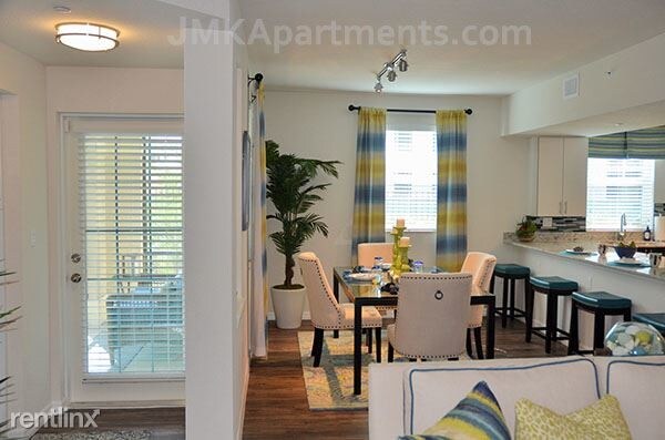 Building Photo - 2 br, 2.5 bath Townhome - 4901 PGA Blvd.