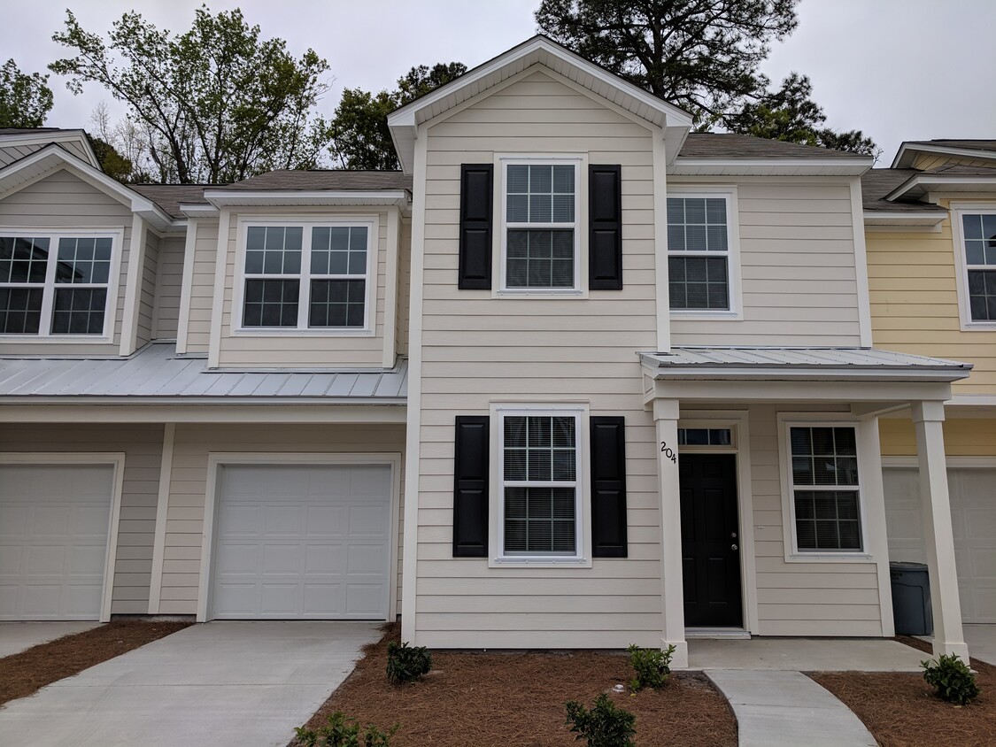 Foto principal - 204 Plumgrass Way