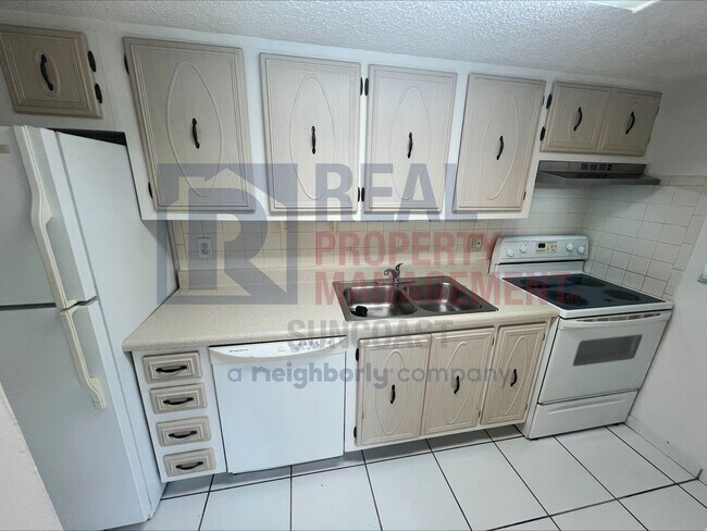 Foto del edificio - 2421 8th St