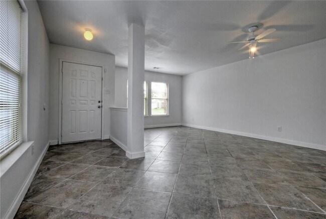 Foto del edificio - 302 Sunny Brook Dr