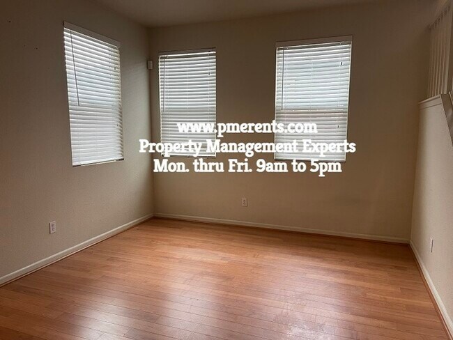 Building Photo - 4212 Red Oak Ln