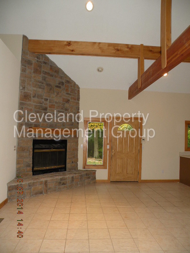 Building Photo - 13068 Chillicothe Rd