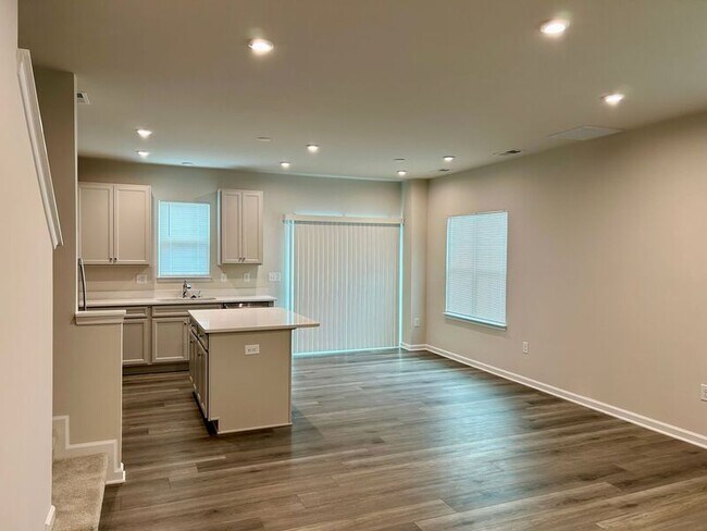 Building Photo - 821 Taylor Green Way
