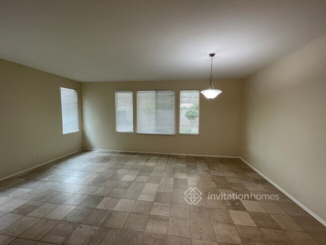 Building Photo - 31559 Crimson Dr