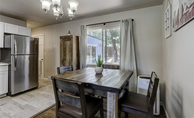 Building Photo - 830 Zion Dr