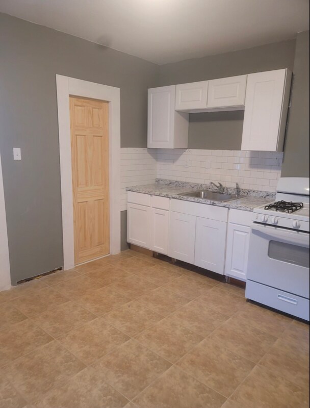 Building Photo - 1518 Meylert Ave