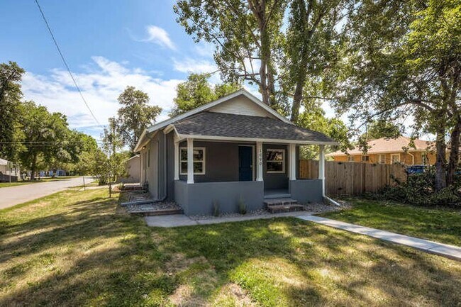 Building Photo - Wonderful Lakewood Home! Close to Light Rail