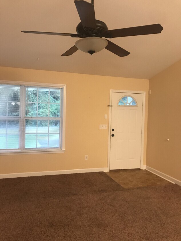 Foto del edificio - House for Rent in Wakulla Gardens