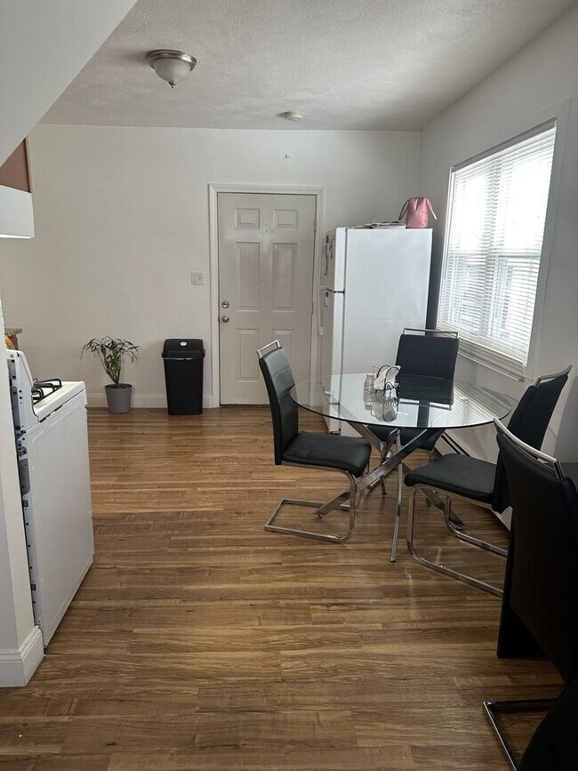 Building Photo - Walnut Avenue Investment LLC