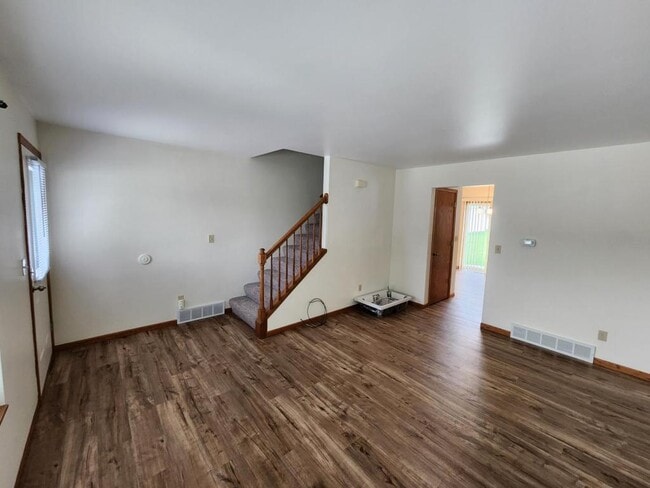 Building Photo - 914 S 42nd St