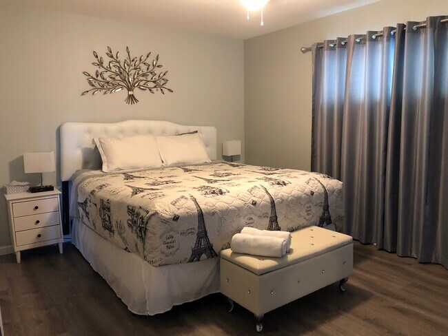 Foto del edificio - 1391 Riverfront Dr