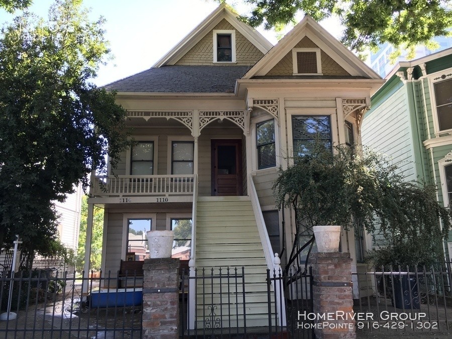 Primary Photo - Large Unit in Amazing Downtown Victorian