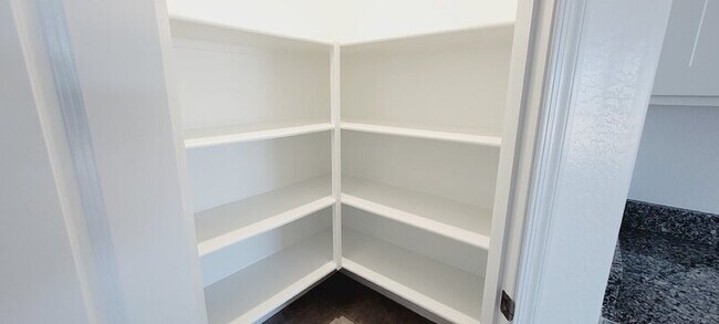 Foto del edificio - 1549 E Squire Dr