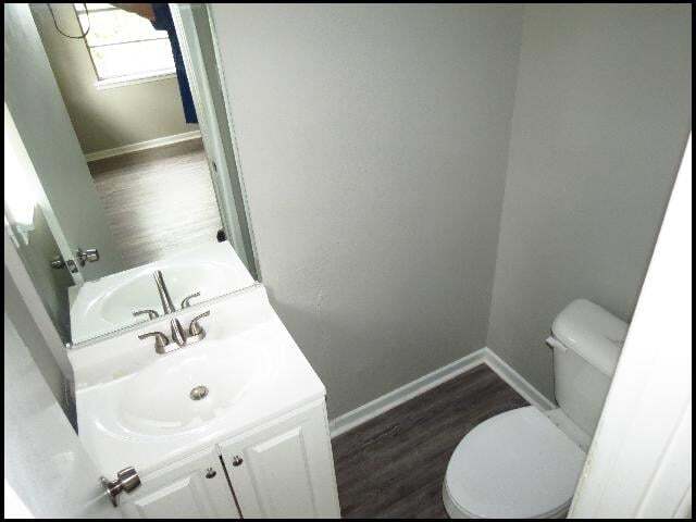 Building Photo - 5408 Halifax Dr