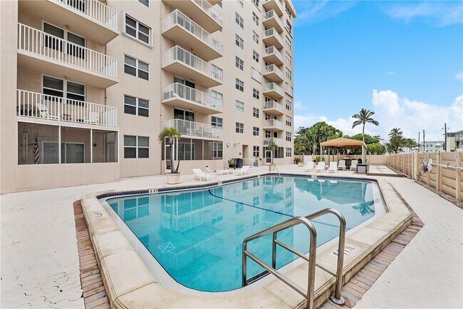 Foto del edificio - 1401 S Ocean Dr