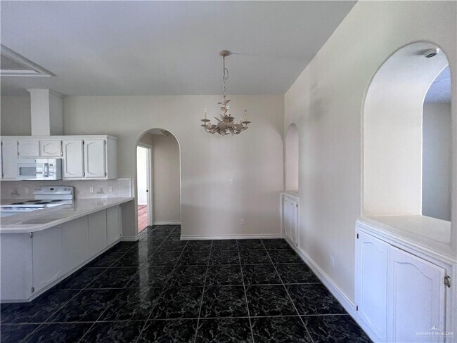 Foto del edificio - 4612 W Maple Ave