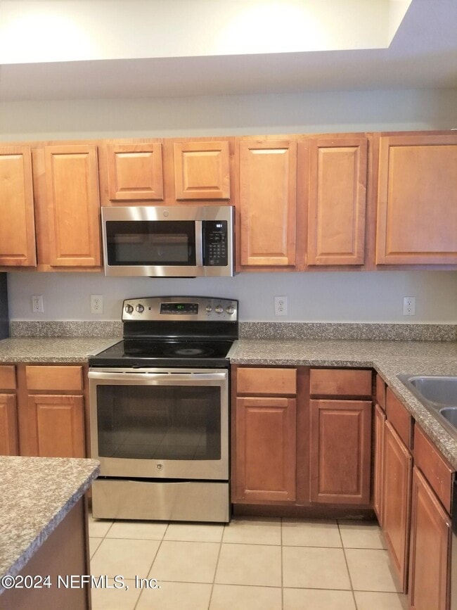 Building Photo - 10200 Belle Rive Blvd